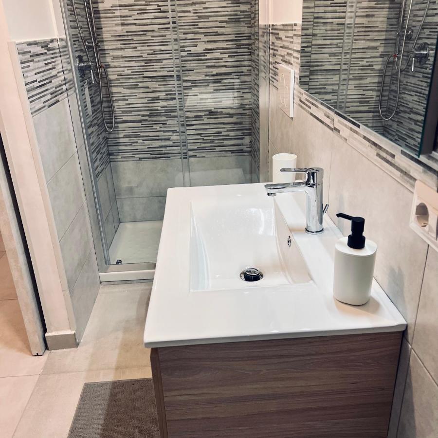 Casa Domus Apartment Катания Екстериор снимка